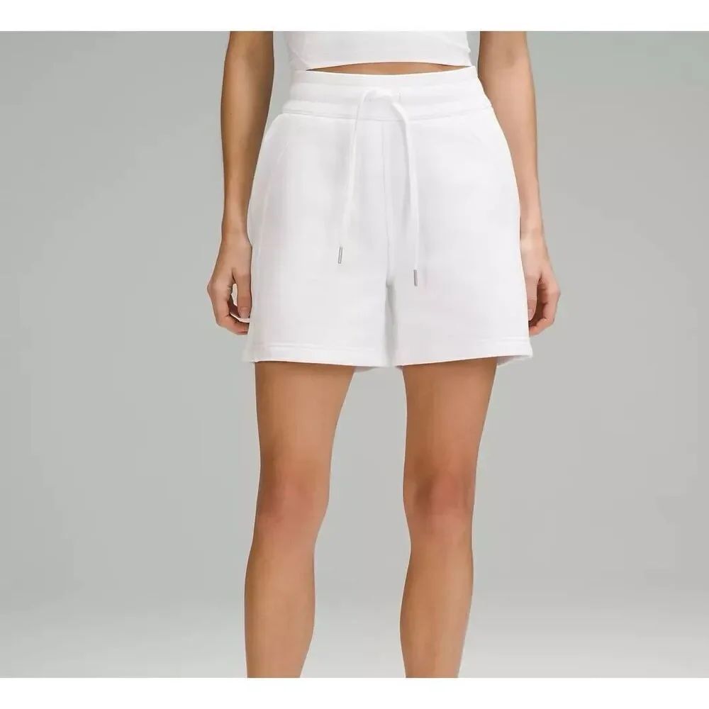 Lululemon Scuba High-Rise Short 5" size 4